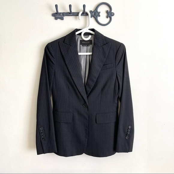 BCBGMAXAZRIA dark grey fitted pin-striped blazer (size XS) - Picture 1 of 5